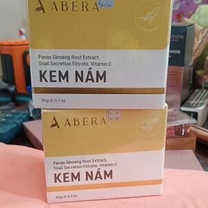 Kem Nám Moisturizer with Panax Ginseng - Gold and White